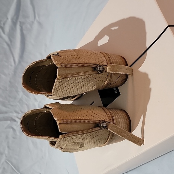 Dolce Vita Koree booties size 6 - Picture 2 of 5